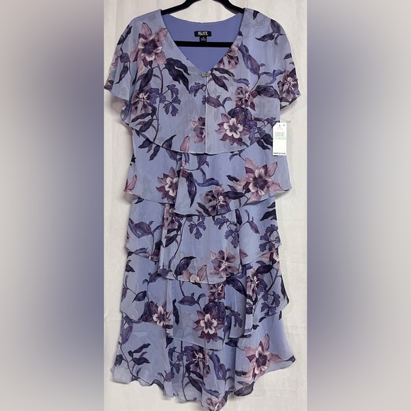 SLNY Floral Print Chiffon Tiered Dress Size 8 NWT - Picture 3 of 5